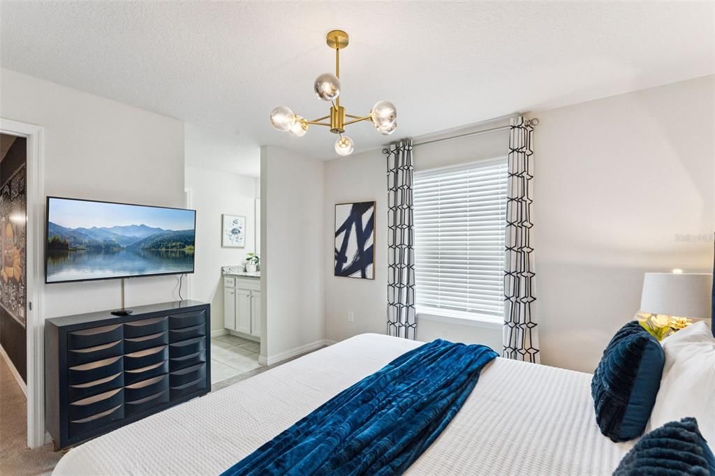 For Sale: $745,000 (8 beds, 6 baths, 4036 Square Feet)
