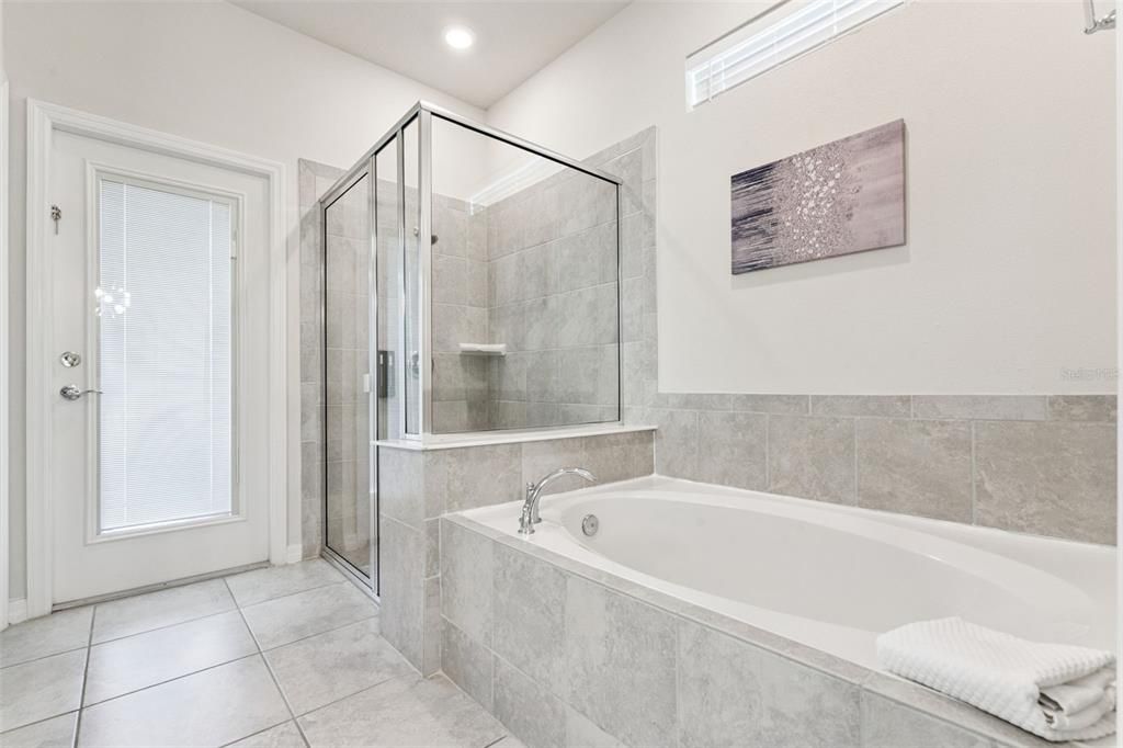 For Sale: $745,000 (8 beds, 6 baths, 4036 Square Feet)