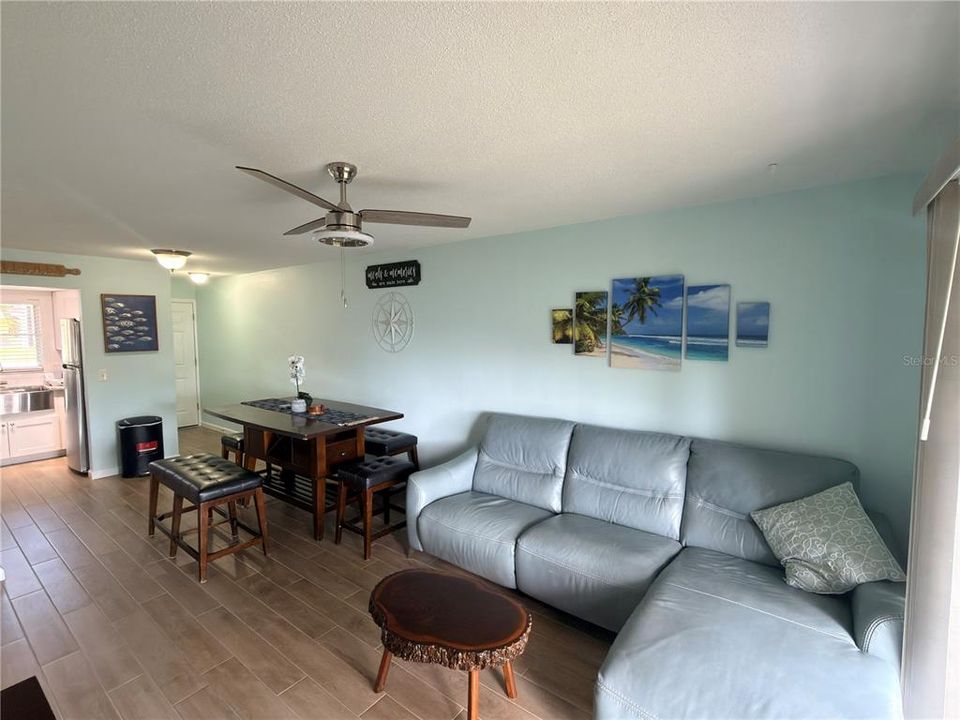 For Rent: $2,000 (2 beds, 1 baths, 771 Square Feet)