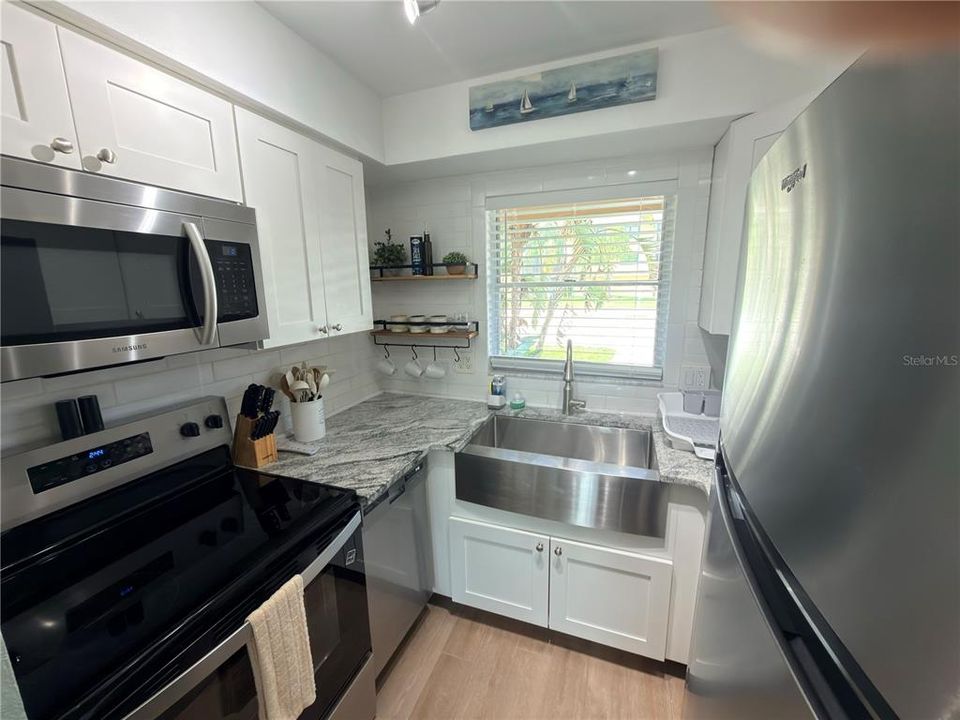 For Rent: $2,000 (2 beds, 1 baths, 771 Square Feet)