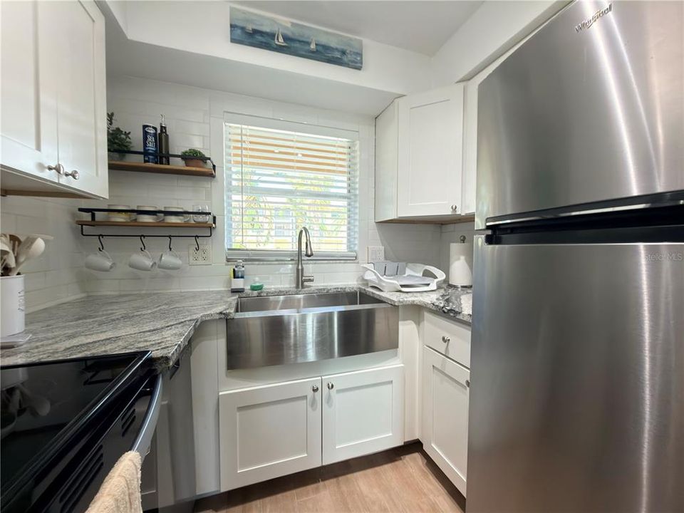 For Rent: $2,000 (2 beds, 1 baths, 771 Square Feet)