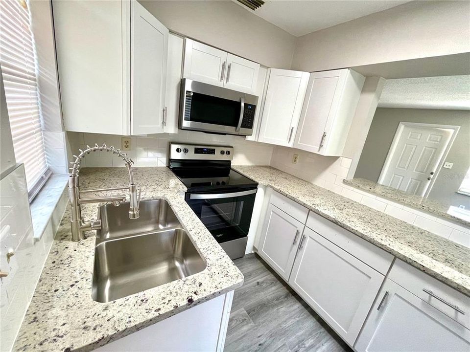 В аренду: $1,425 (2 спален, 1 ванн, 713 Квадратных фут)