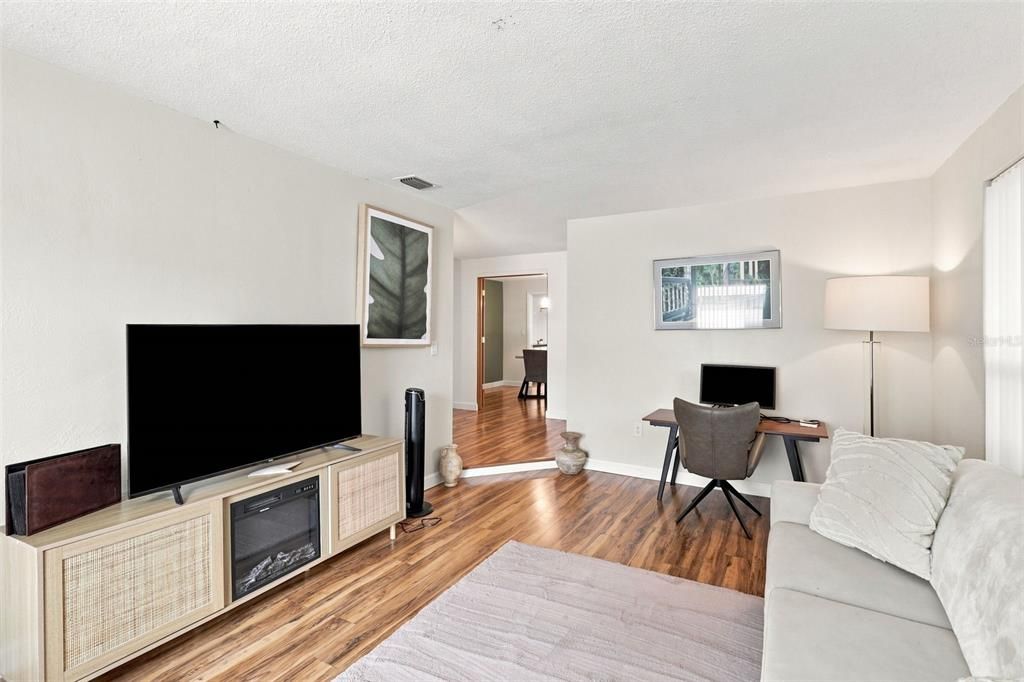 For Sale: $460,000 (3 beds, 2 baths, 1820 Square Feet)