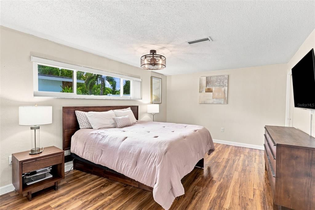 For Sale: $460,000 (3 beds, 2 baths, 1820 Square Feet)