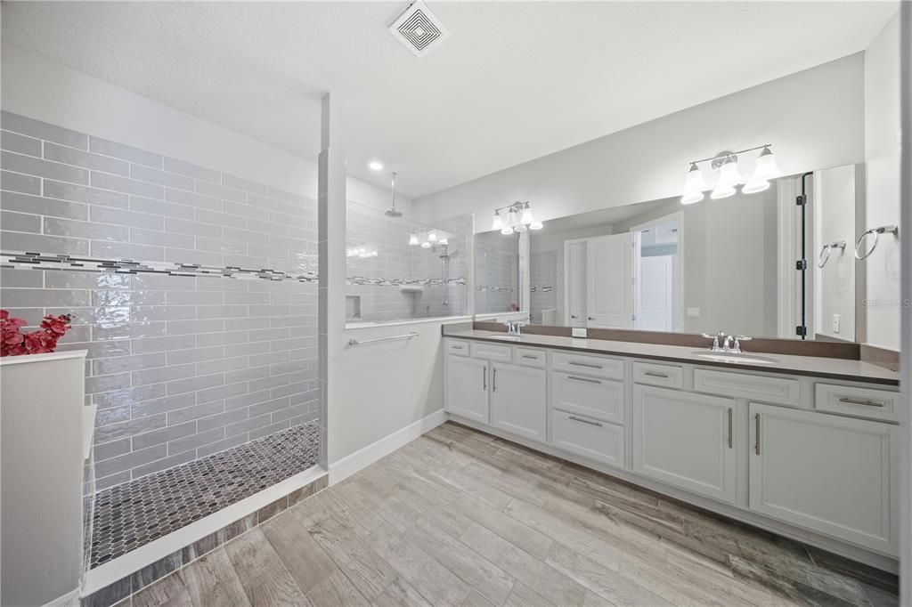 For Sale: $849,900 (4 beds, 3 baths, 3567 Square Feet)