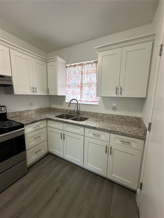 For Sale: $210,900 (2 beds, 2 baths, 1121 Square Feet)