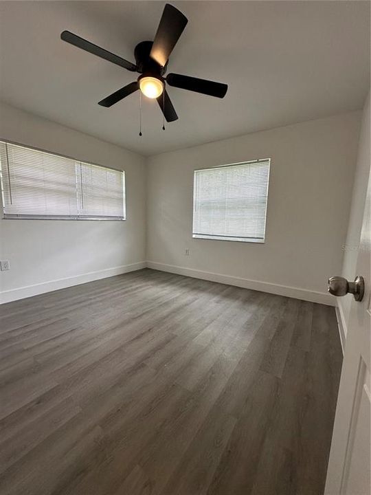 For Sale: $210,900 (2 beds, 2 baths, 1121 Square Feet)