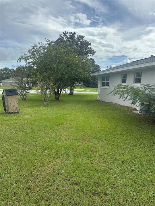 For Sale: $210,900 (2 beds, 2 baths, 1121 Square Feet)