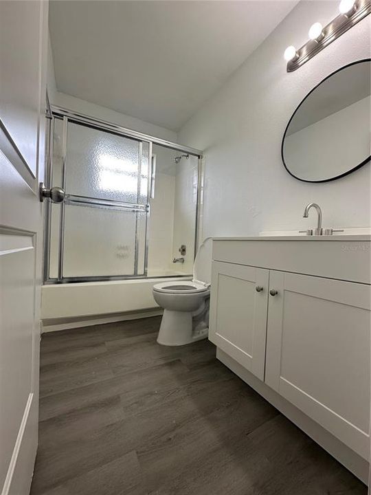 For Sale: $210,900 (2 beds, 2 baths, 1121 Square Feet)