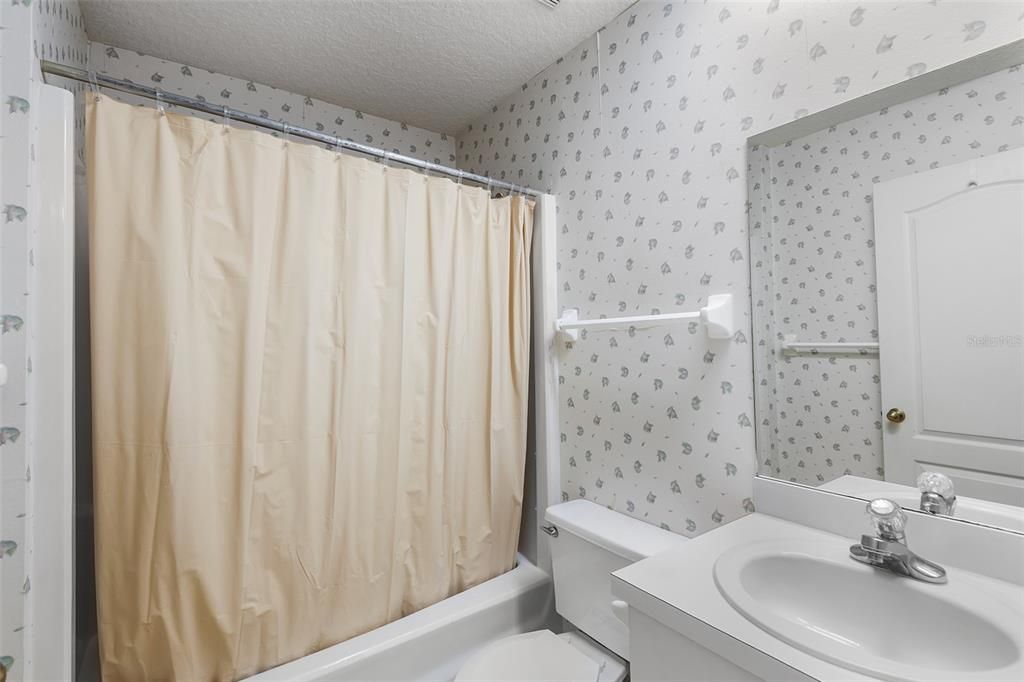 For Sale: $210,000 (2 beds, 2 baths, 1345 Square Feet)