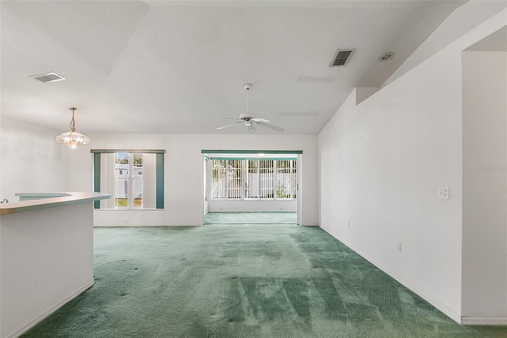 For Sale: $210,000 (2 beds, 2 baths, 1345 Square Feet)