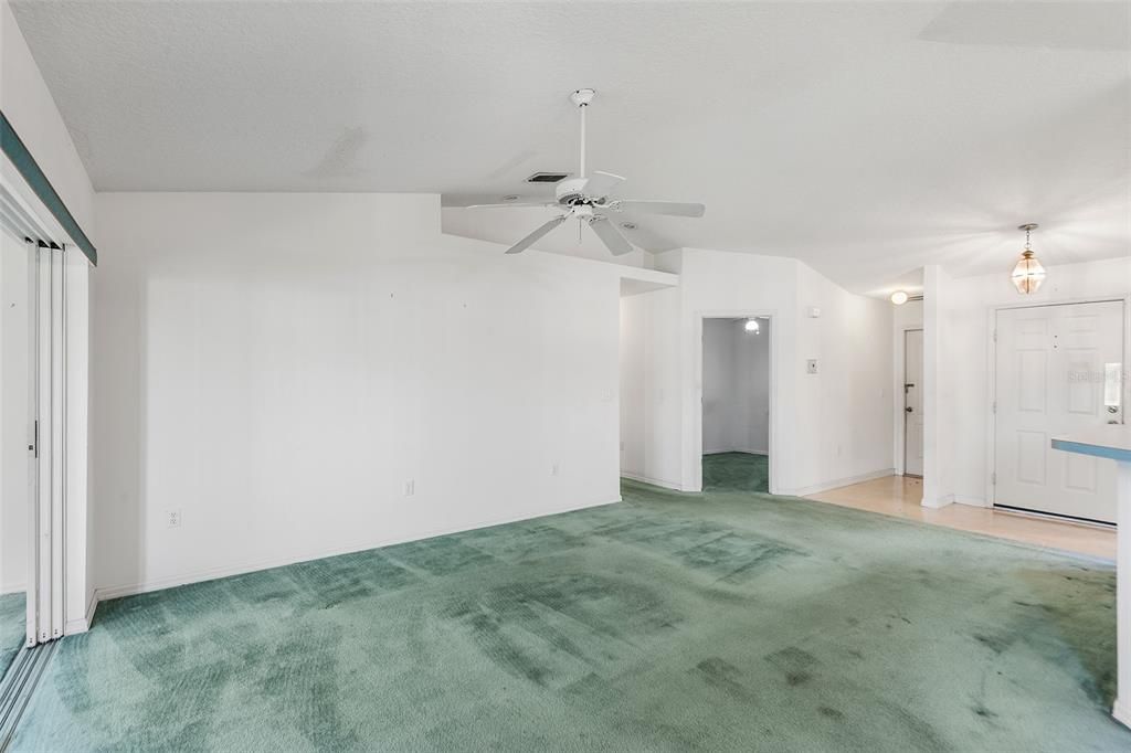 For Sale: $210,000 (2 beds, 2 baths, 1345 Square Feet)