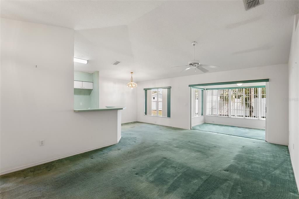 For Sale: $210,000 (2 beds, 2 baths, 1345 Square Feet)