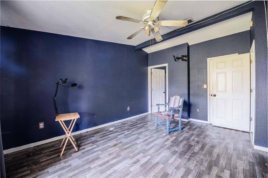 For Sale: $198,000 (3 beds, 2 baths, 1200 Square Feet)