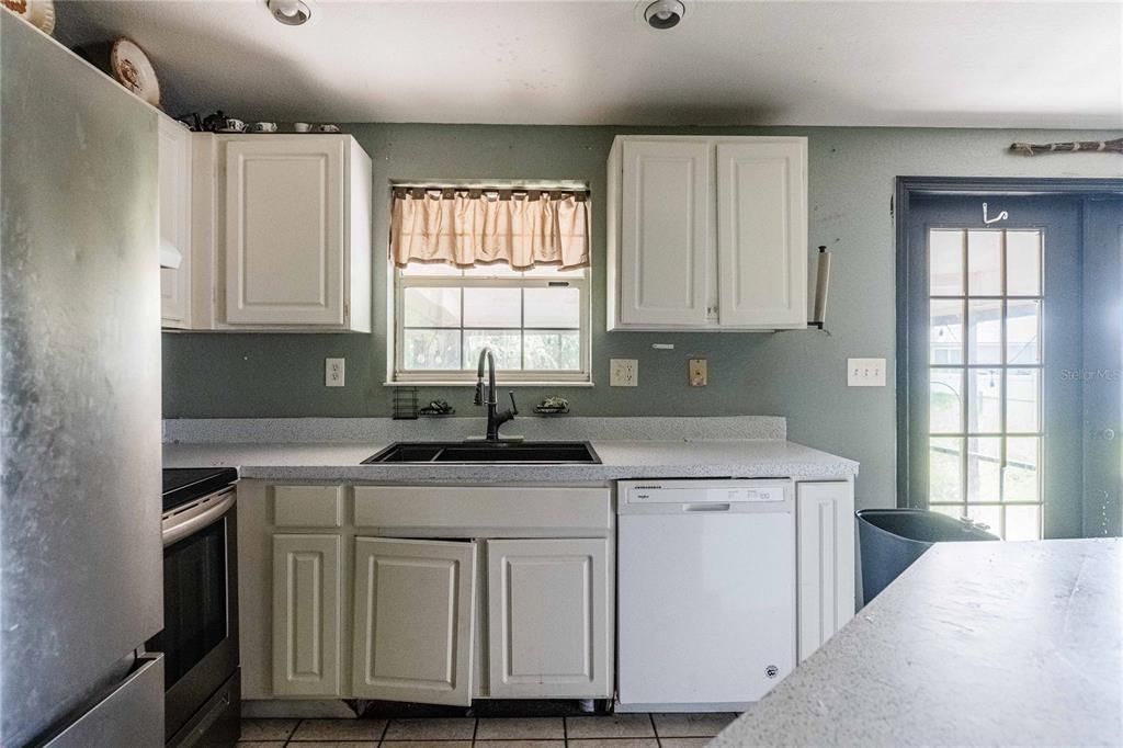 For Sale: $198,000 (3 beds, 2 baths, 1200 Square Feet)
