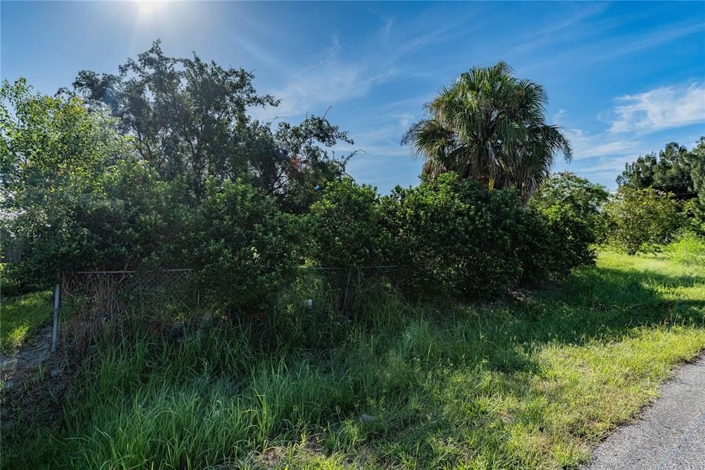 For Sale: $198,000 (3 beds, 2 baths, 1200 Square Feet)