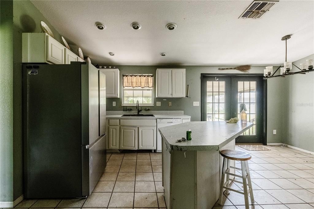 For Sale: $198,000 (3 beds, 2 baths, 1200 Square Feet)