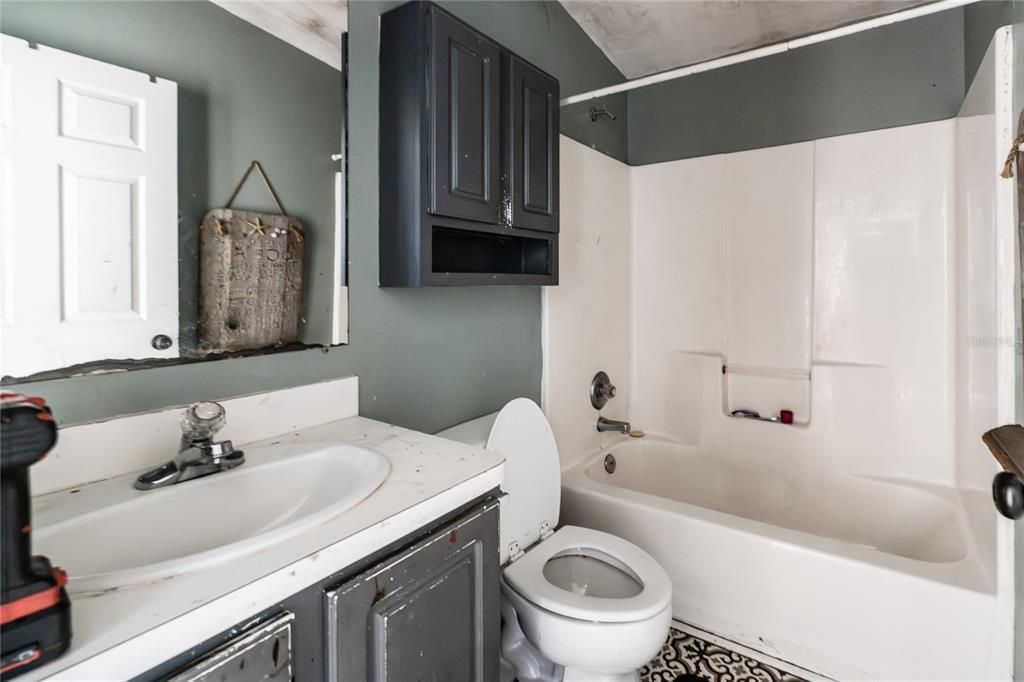For Sale: $198,000 (3 beds, 2 baths, 1200 Square Feet)