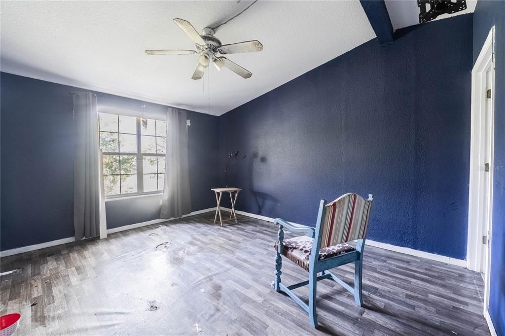 For Sale: $198,000 (3 beds, 2 baths, 1200 Square Feet)