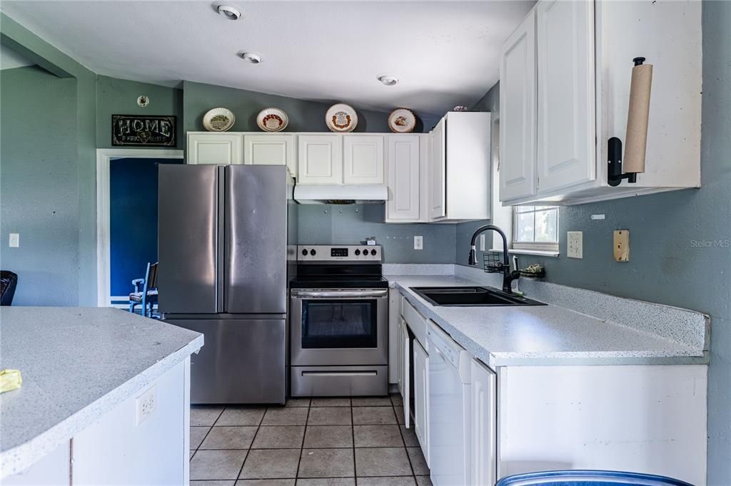 For Sale: $198,000 (3 beds, 2 baths, 1200 Square Feet)