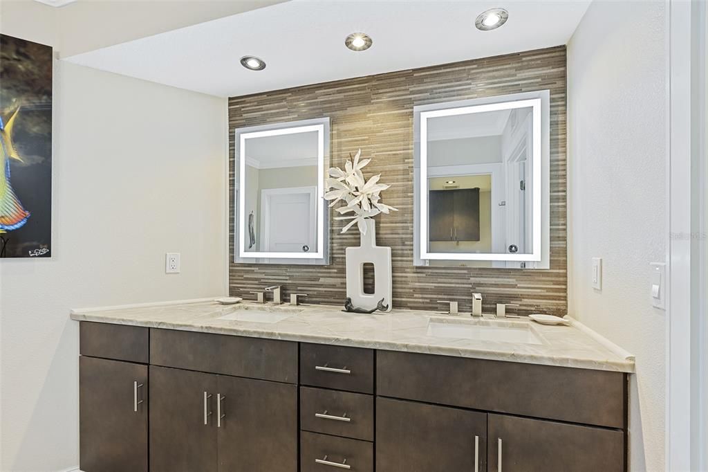 En Venta: $859,500 (2 camas, 2 baños, 1601 Pies cuadrados)