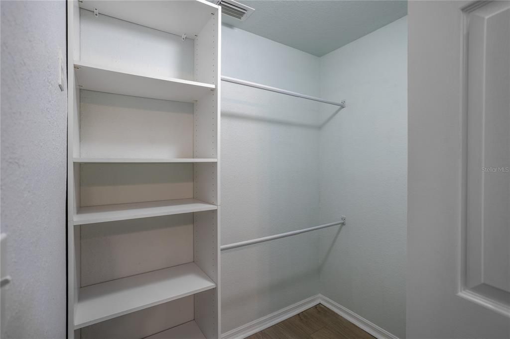 For Sale: $215,000 (2 beds, 2 baths, 1088 Square Feet)