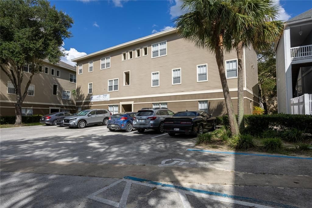 For Sale: $215,000 (2 beds, 2 baths, 1088 Square Feet)