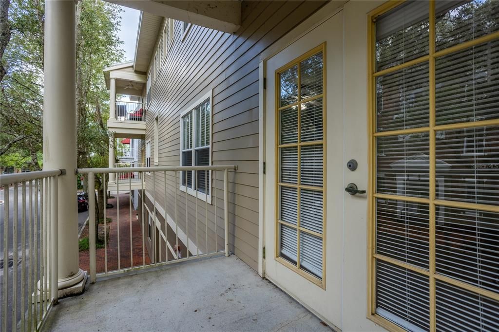 For Sale: $215,000 (2 beds, 2 baths, 1088 Square Feet)