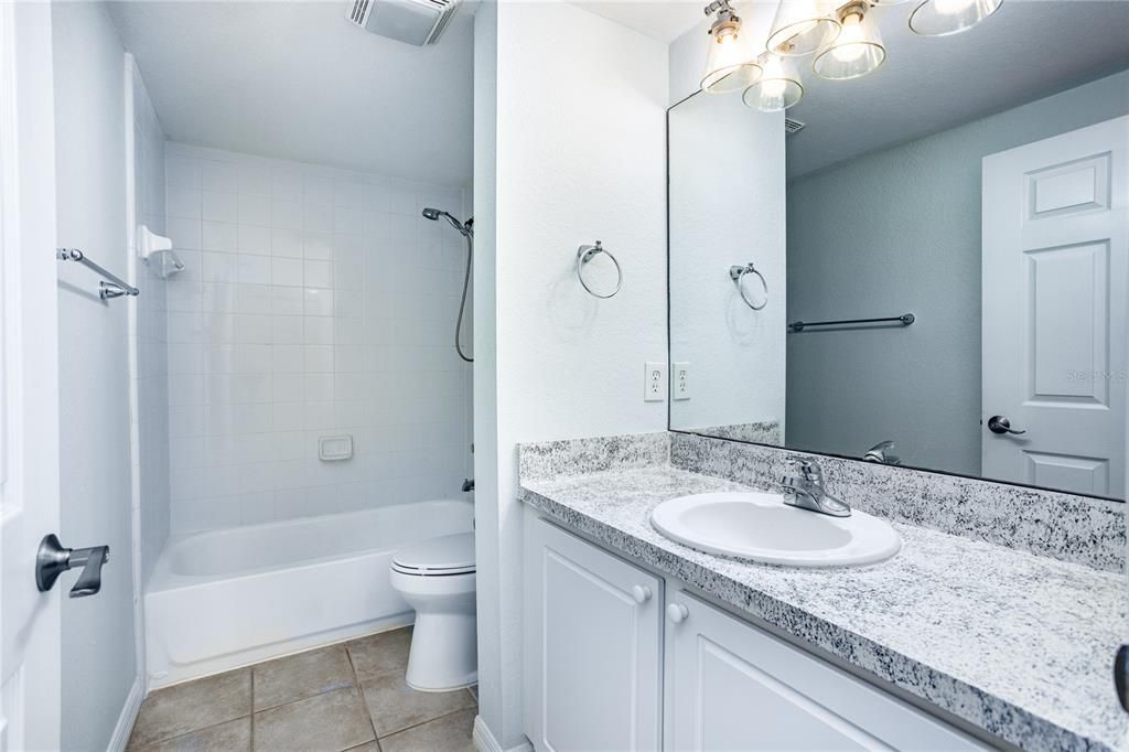 For Sale: $215,000 (2 beds, 2 baths, 1088 Square Feet)