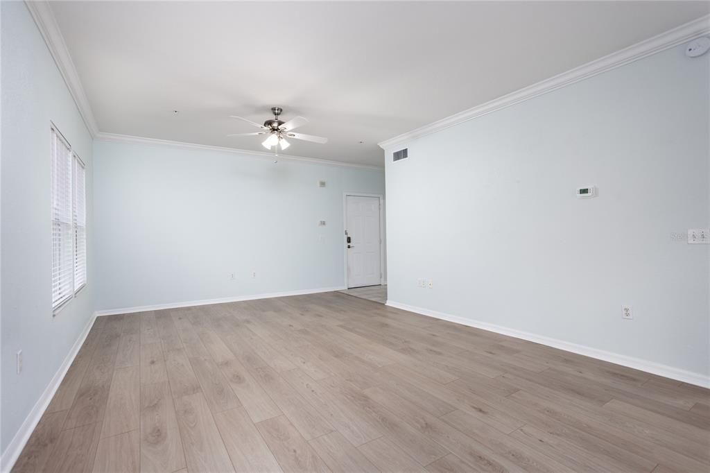 For Sale: $215,000 (2 beds, 2 baths, 1088 Square Feet)
