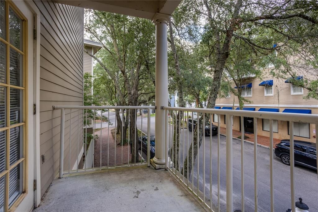 For Sale: $215,000 (2 beds, 2 baths, 1088 Square Feet)