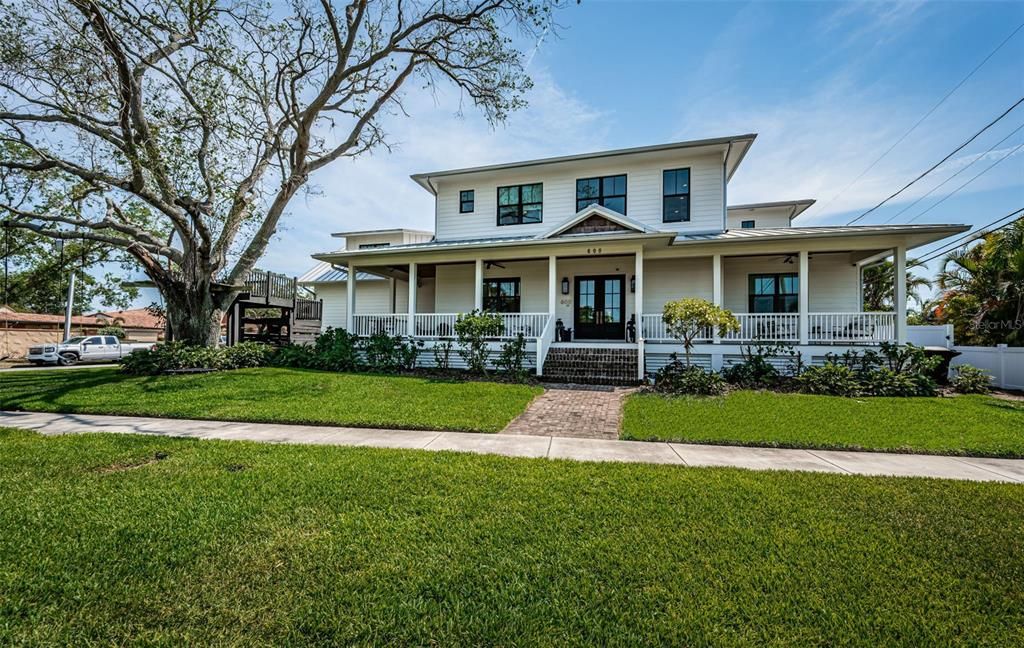 For Sale: $3,100,000 (5 beds, 4 baths, 4335 Square Feet)