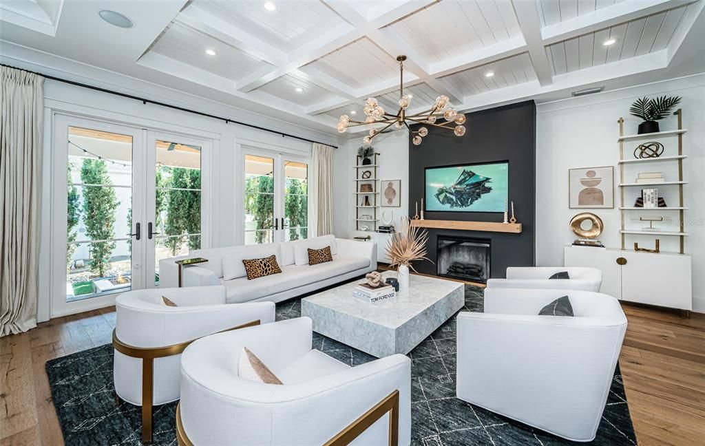 For Sale: $3,100,000 (5 beds, 4 baths, 4335 Square Feet)