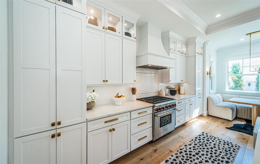 For Sale: $3,100,000 (5 beds, 4 baths, 4335 Square Feet)