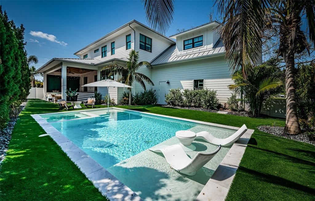 For Sale: $3,100,000 (5 beds, 4 baths, 4335 Square Feet)