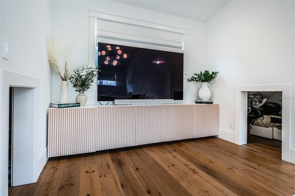 For Sale: $3,100,000 (5 beds, 4 baths, 4335 Square Feet)