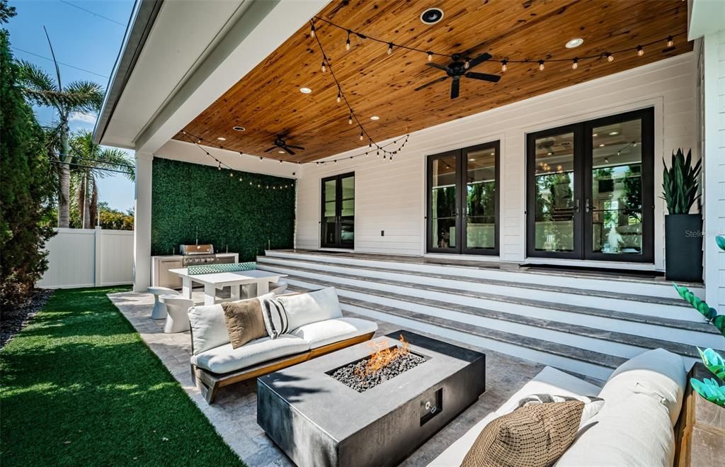 For Sale: $3,100,000 (5 beds, 4 baths, 4335 Square Feet)