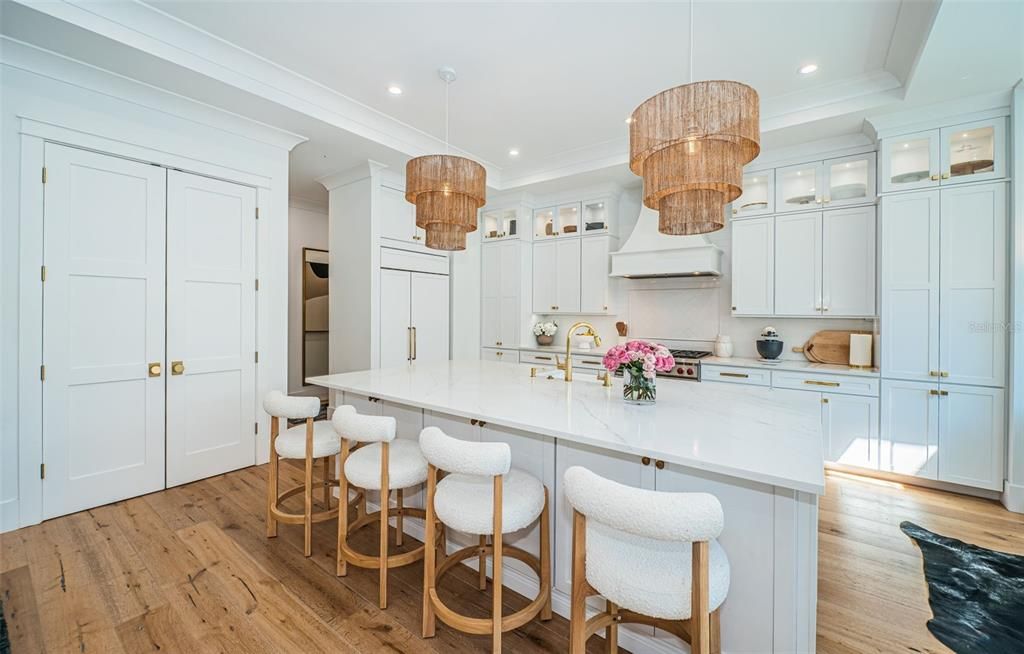 For Sale: $3,100,000 (5 beds, 4 baths, 4335 Square Feet)