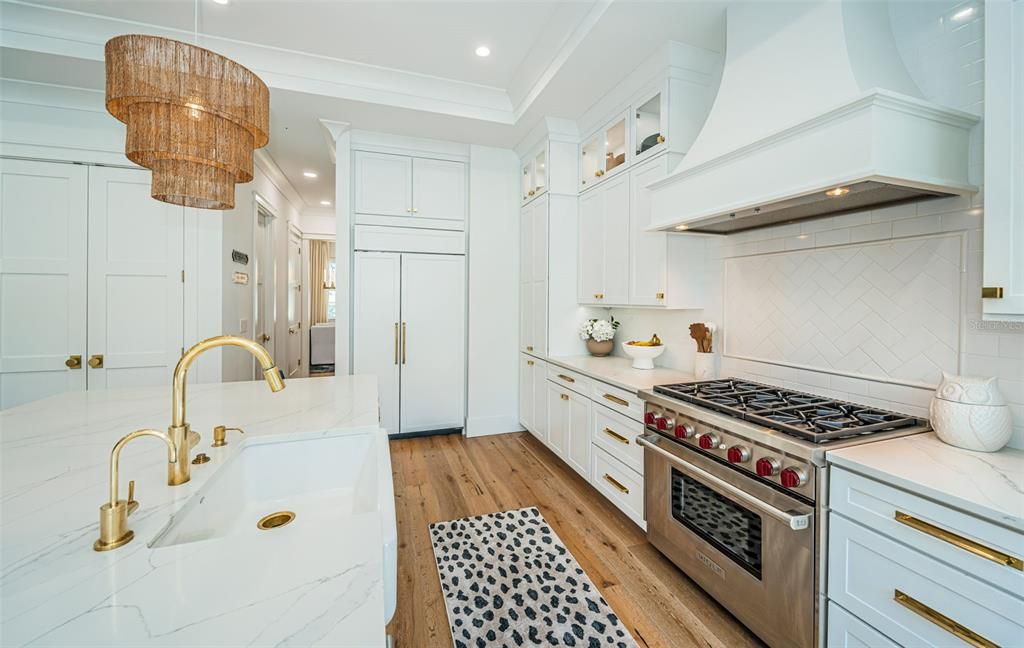 For Sale: $3,100,000 (5 beds, 4 baths, 4335 Square Feet)