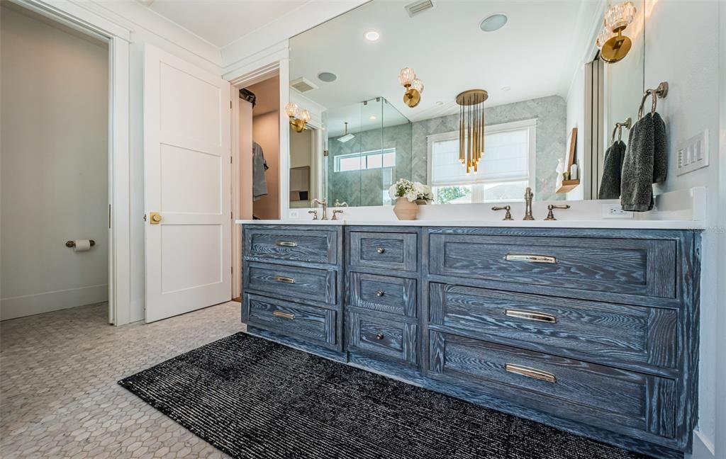 For Sale: $3,100,000 (5 beds, 4 baths, 4335 Square Feet)
