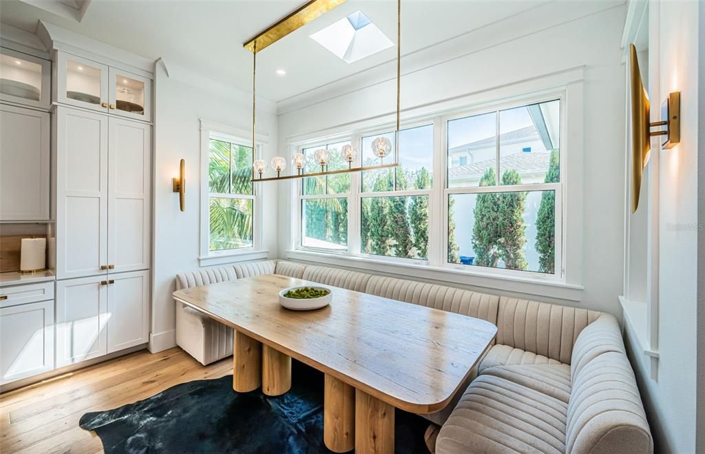 For Sale: $3,100,000 (5 beds, 4 baths, 4335 Square Feet)