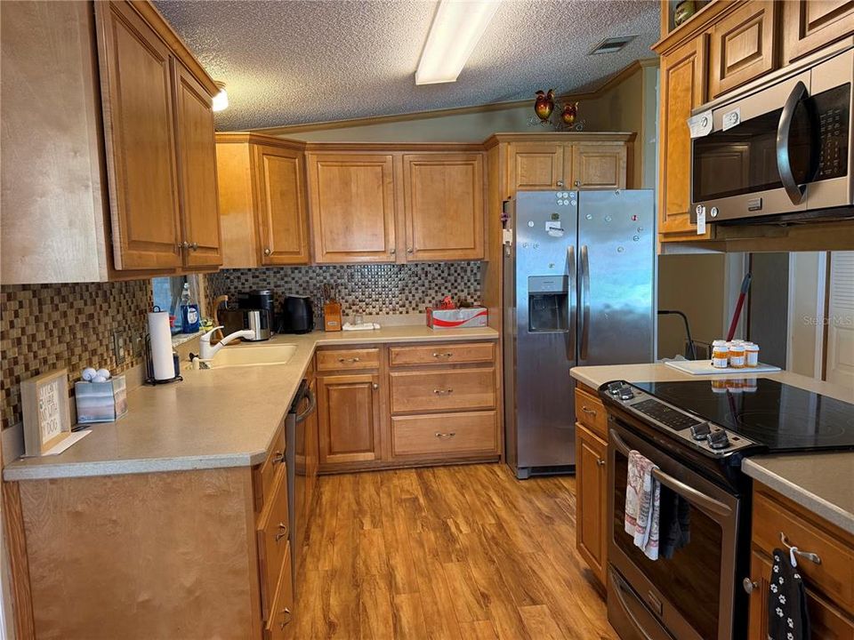 For Sale: $180,000 (2 beds, 2 baths, 1120 Square Feet)