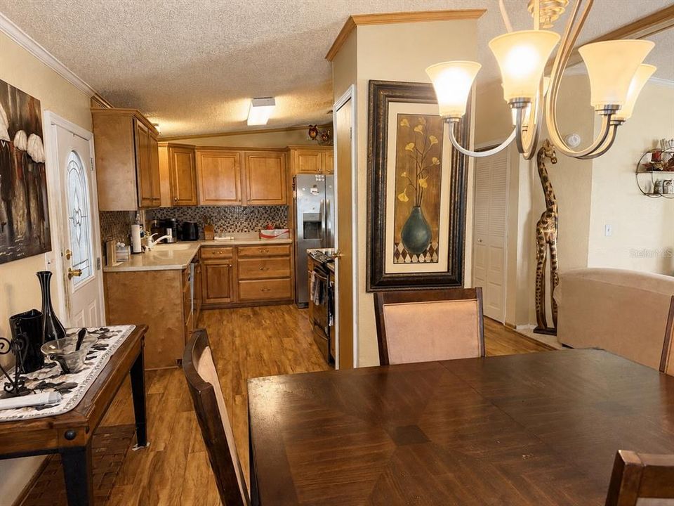 For Sale: $180,000 (2 beds, 2 baths, 1120 Square Feet)