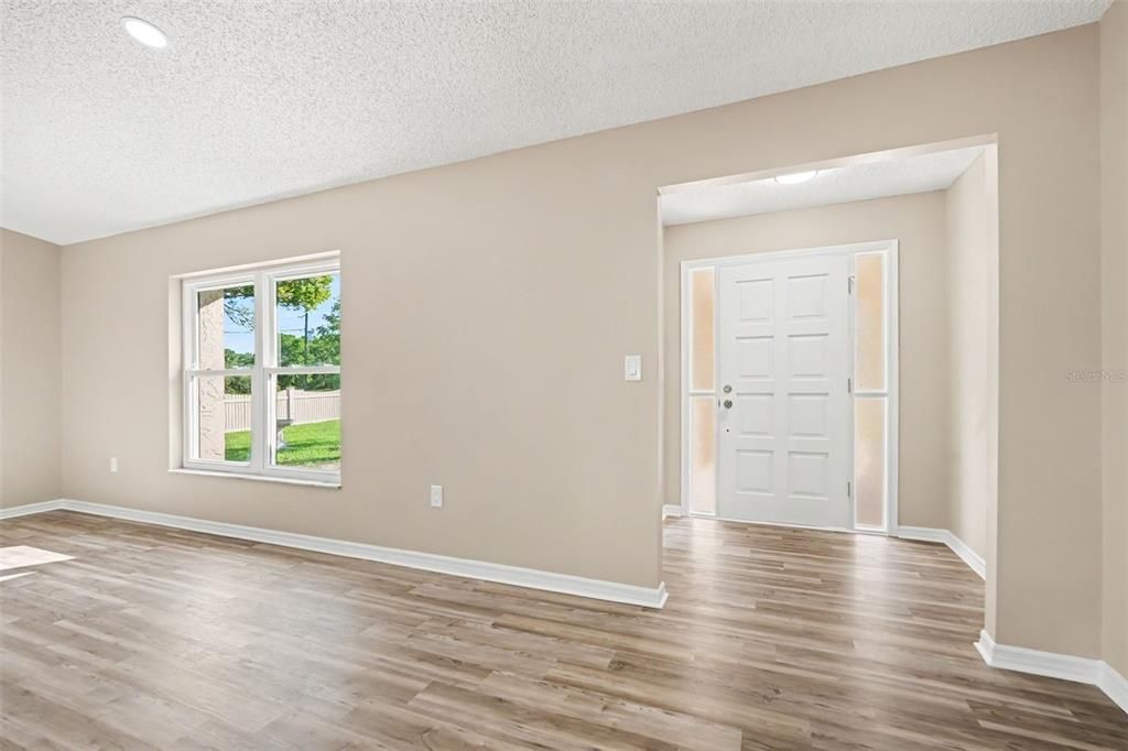 For Sale: $309,999 (3 beds, 2 baths, 1722 Square Feet)