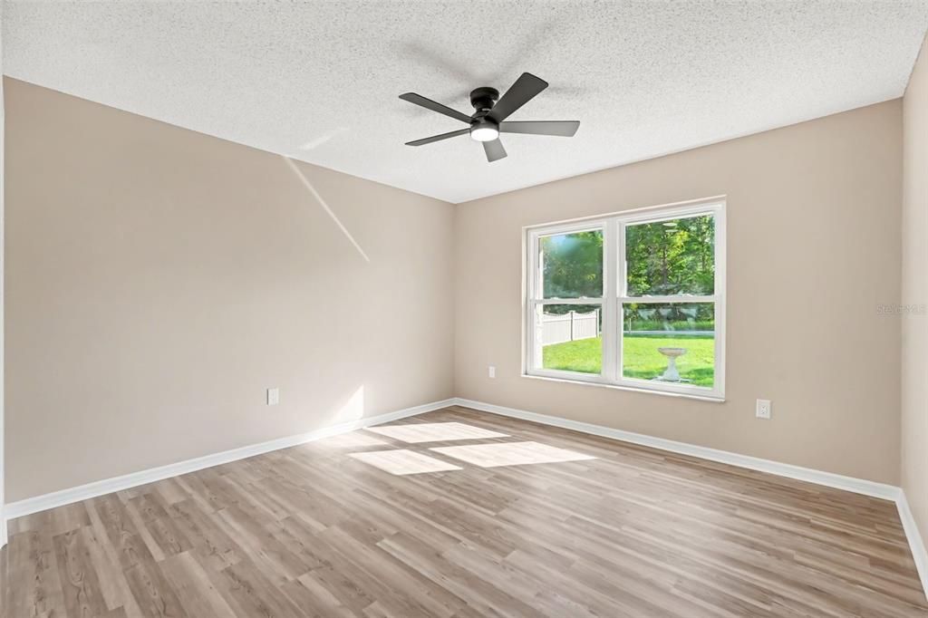For Sale: $309,999 (3 beds, 2 baths, 1722 Square Feet)