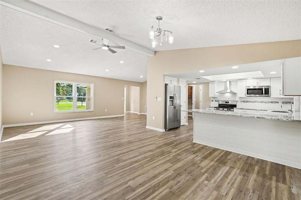 For Sale: $309,999 (3 beds, 2 baths, 1722 Square Feet)