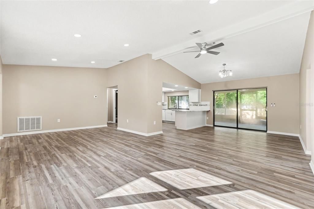 For Sale: $309,999 (3 beds, 2 baths, 1722 Square Feet)