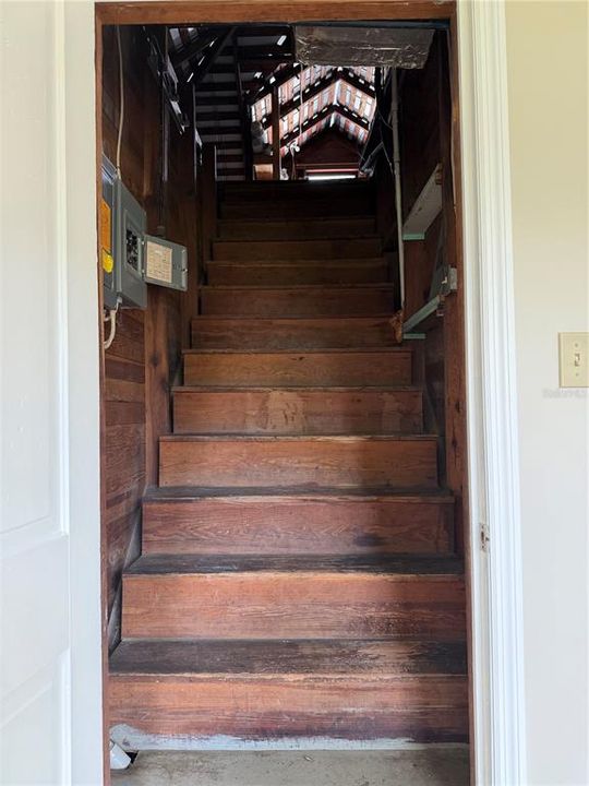For Sale: $185,000 (2 beds, 1 baths, 912 Square Feet)