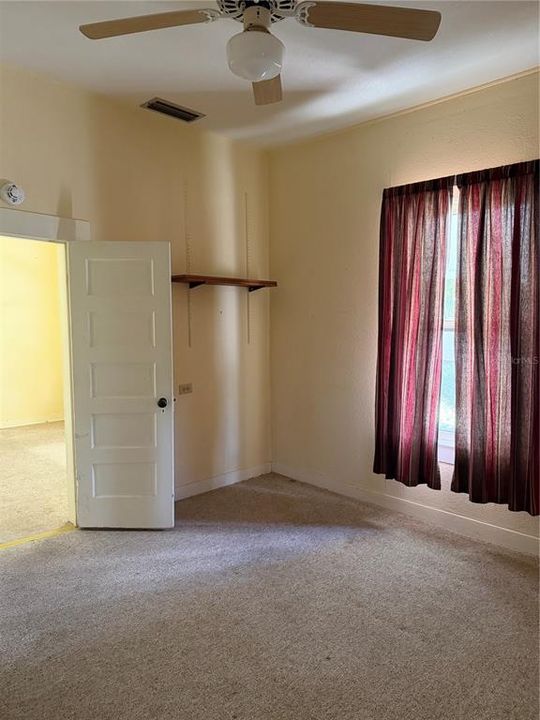 For Sale: $185,000 (2 beds, 1 baths, 912 Square Feet)