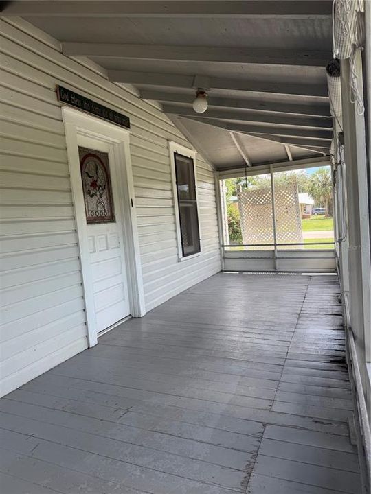 For Sale: $185,000 (2 beds, 1 baths, 912 Square Feet)